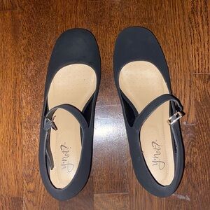 Y-not? Heels black wide heel size 9